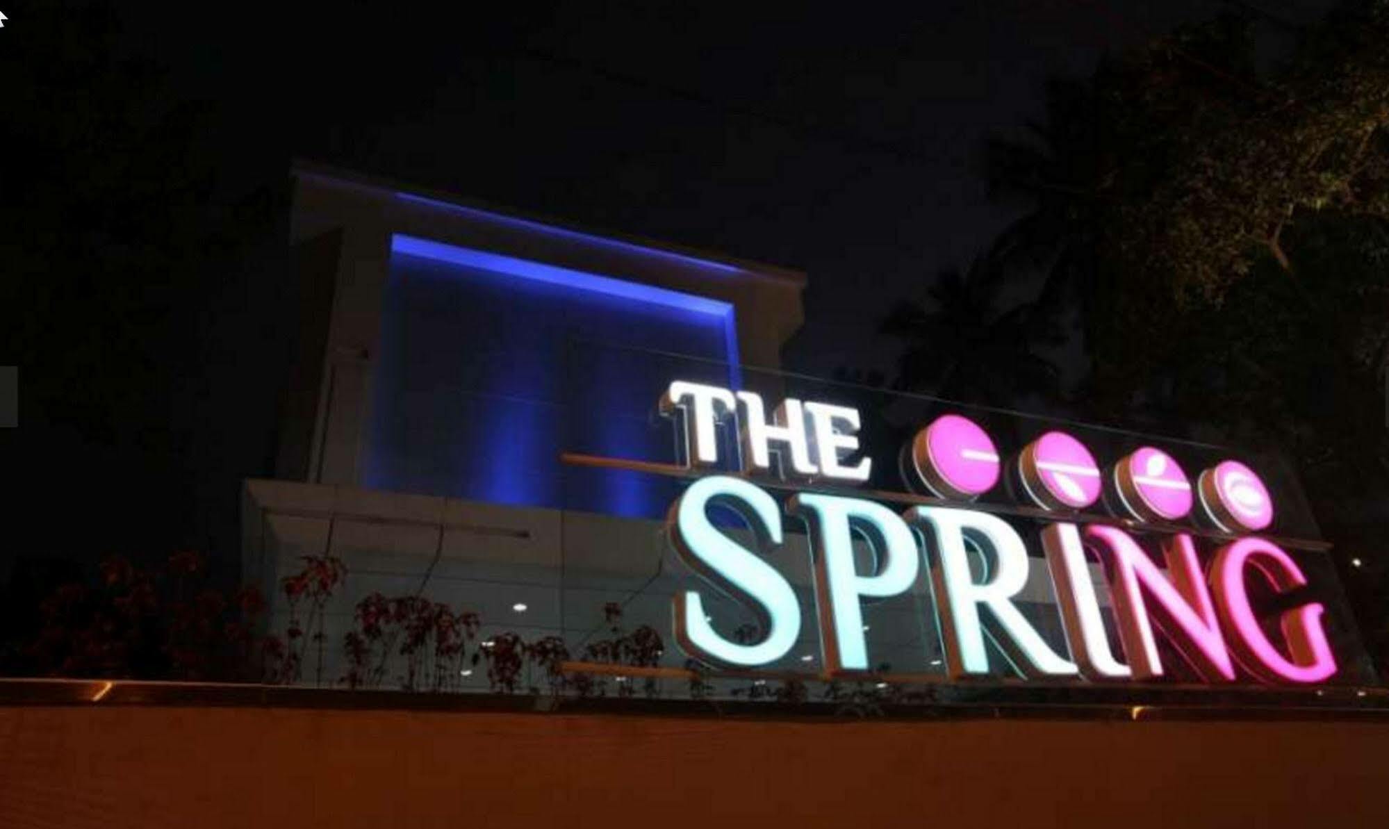 Hotel The Spring Madrás Exterior foto